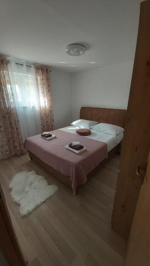 Apartment Luka